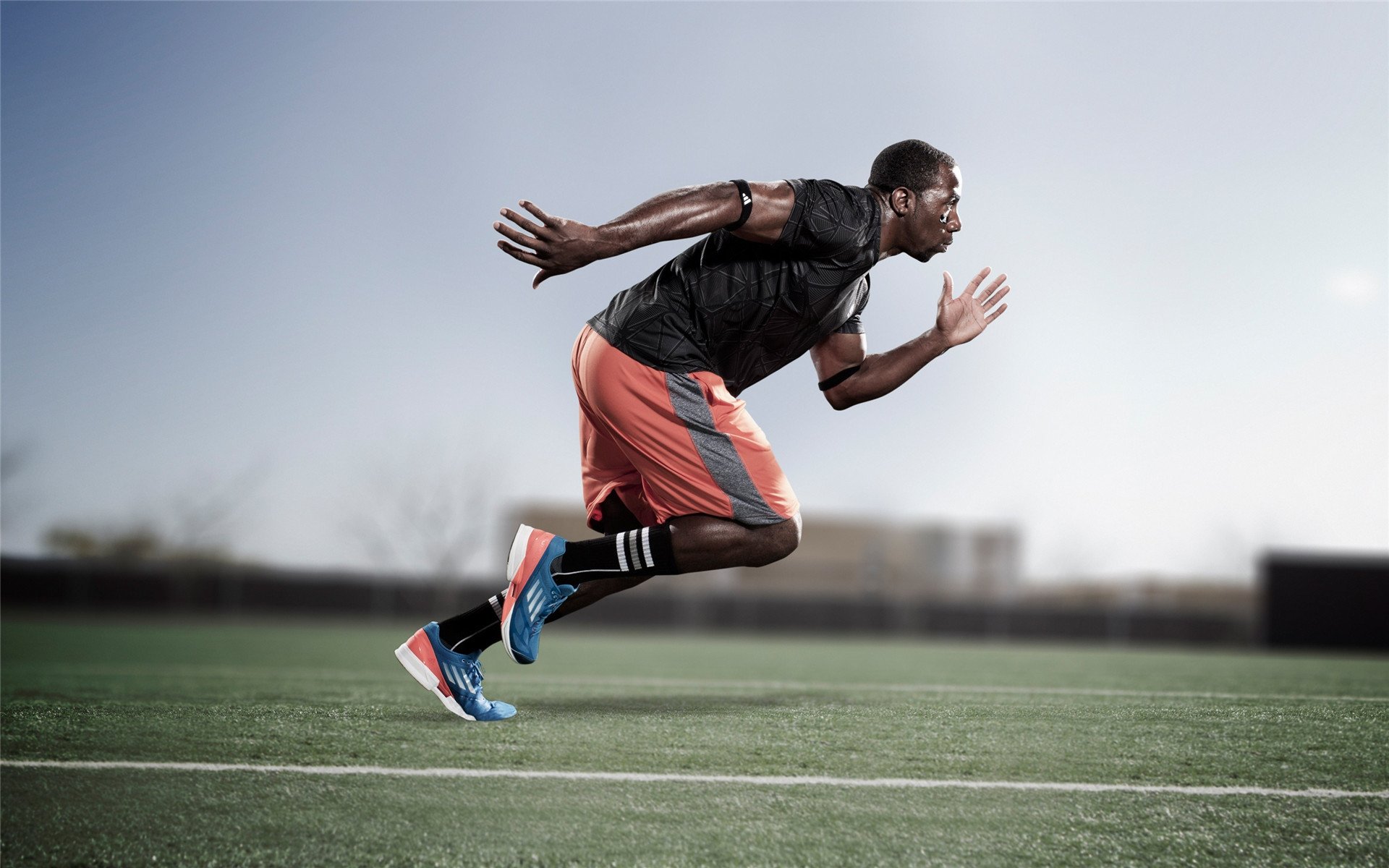 爱游戏APP-佛罗伦萨压哨击败法国，萨内用统治级数据宣告，足球的答案在脚下